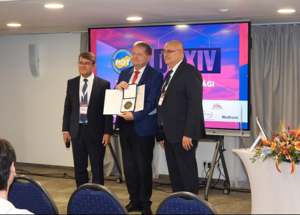A kelet-magyarországi diabetológia fejlesztésért vett át díjat Prof. Dr. Várkonyi Tamás