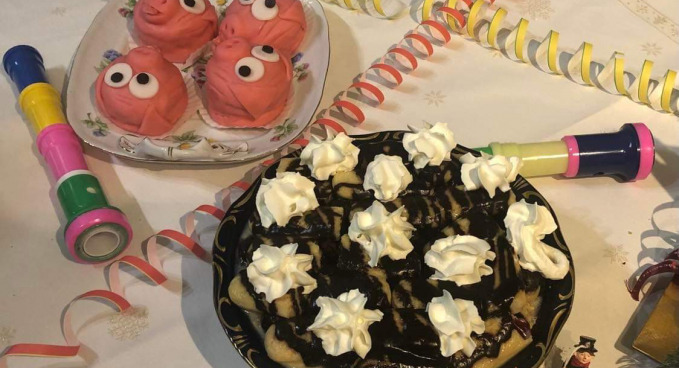 Desszertnek meggyes somlói galuska guyanai érlelt rumba áztatott aranymazsolával: 30g szénhidrát /6dkg